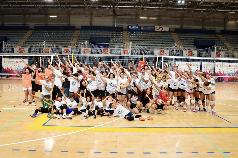 ‘A Toda Vela’ impulsa el voleibol para todos en el Clínic de Tecnificación de AVG y Unicaja Costa de Almería