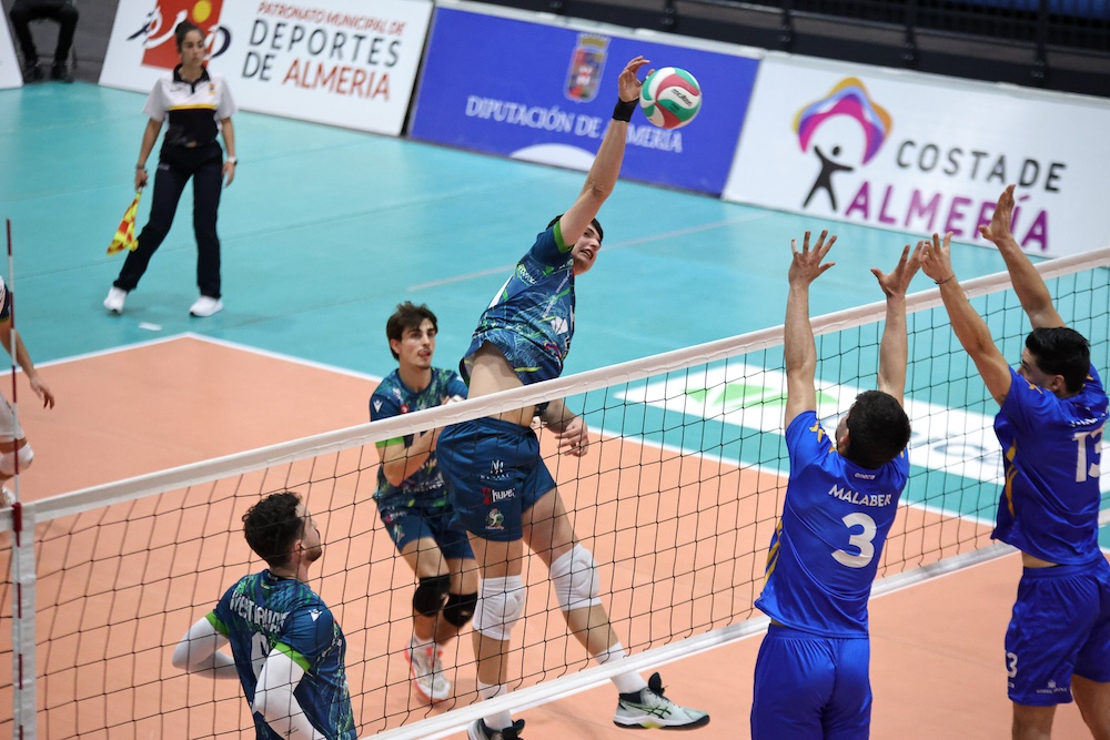 Unicaja Costa de Almería quiere… pero no puede